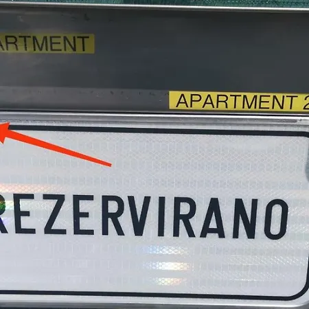 Quiet And Renovated Free Parking Free Wifi Apartment