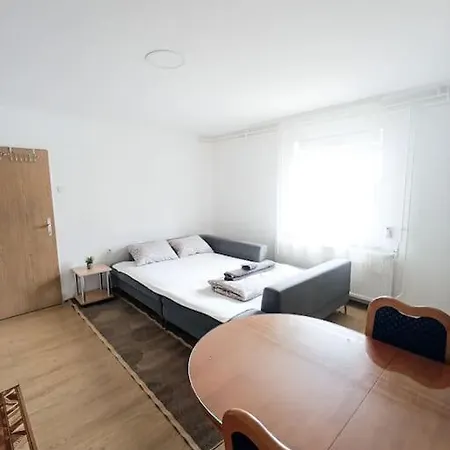 Quiet And Renovated Free Parking Free Wifi *