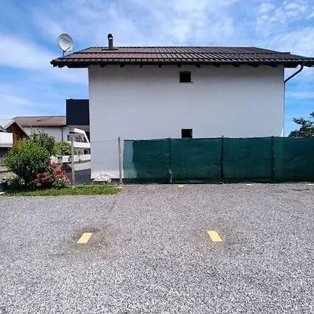 Quiet And Renovated Free Parking Free Wifi Apartment Laibach